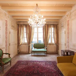 Explore From A Sophisticated Hideaway In San Polo Apartment Venice